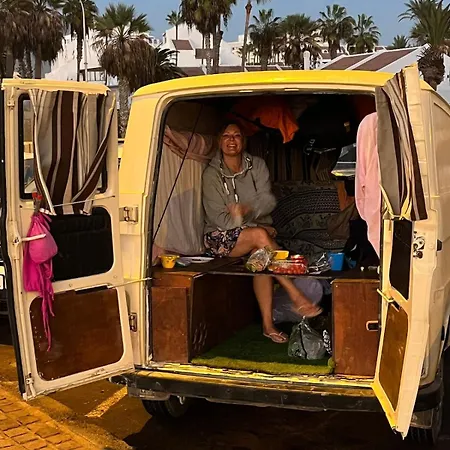 Vintage Camper Explore Driving Mallorca - Full Equip